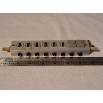 BOSCH REXROTH 1825503866 CONNECTION PLATE SUBBASE D4 8 Station Valve Manifold