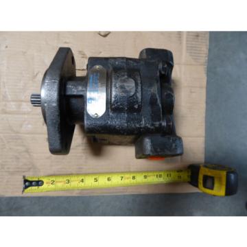 NEW PARKER COMMERCIAL HYDRAULIC PUMP # 324-9110-248